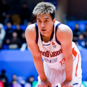 开云体育app-郭艾伦25+6赛季新高！广州负青岛4连败 徐昕14+12段昂君24分